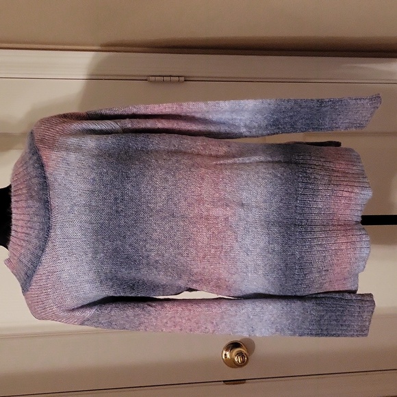 NWT a.n.a XS Ombre V-neck Sweater - Picture 3 of 5